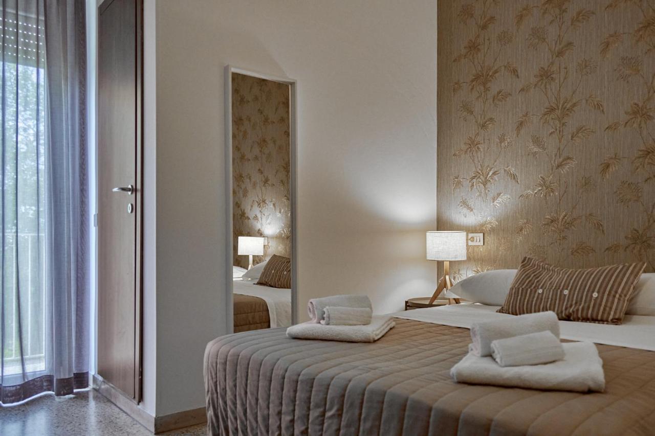 Hotel Spring Rimini Exterior foto