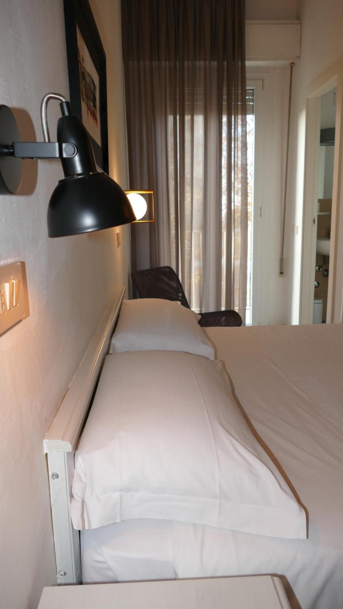 Hotel Spring Rimini Exterior foto